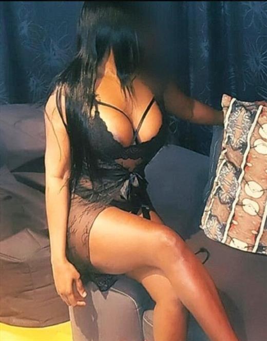 Zinije, escort in Essen - 4520